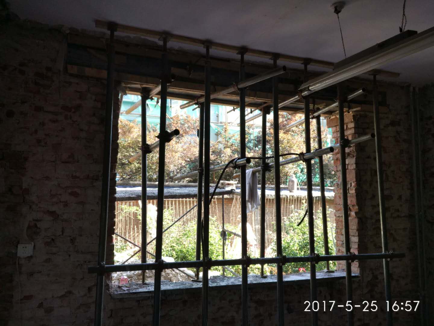 墙改梁加固